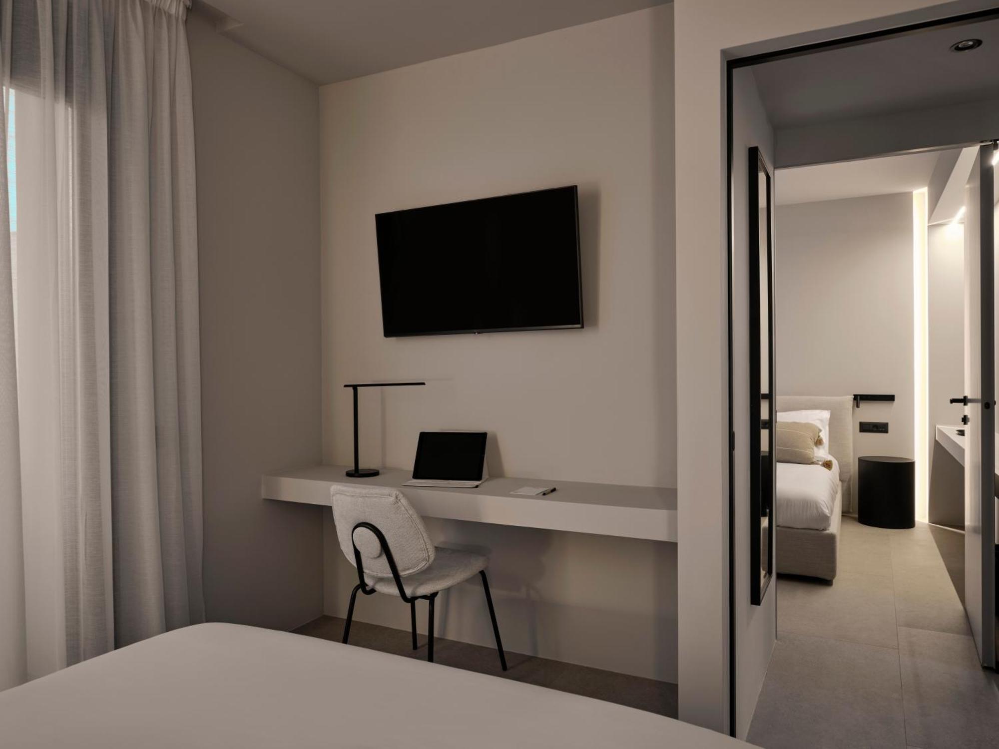 Bond Smart Living Suites Athens Exterior photo