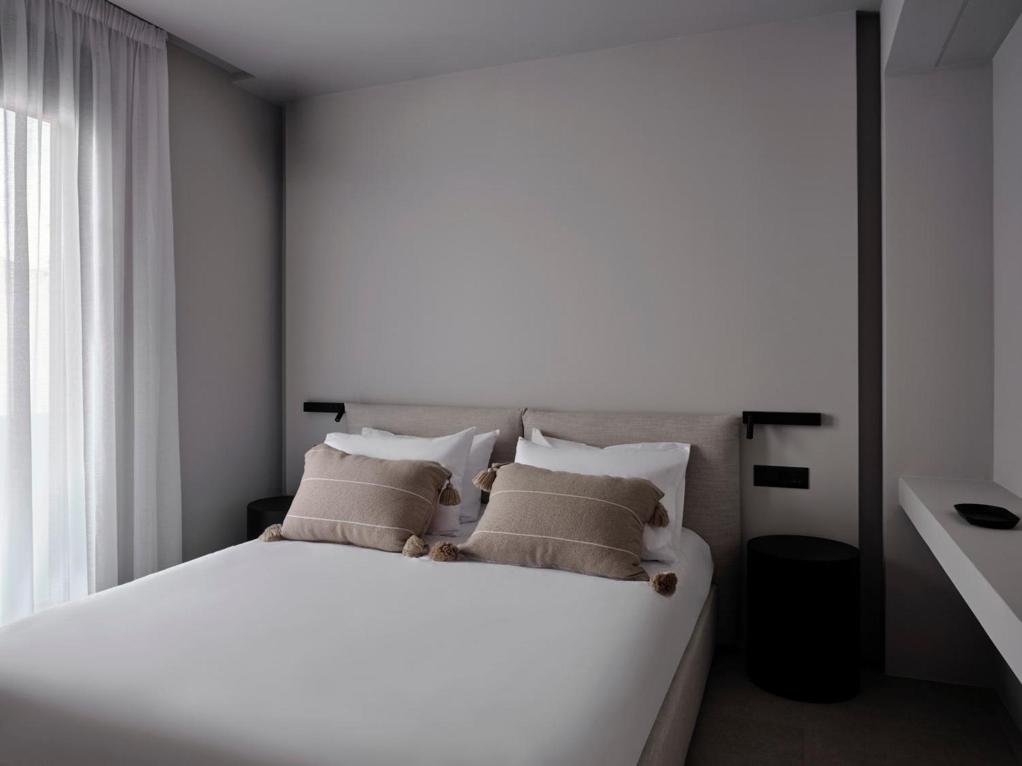 Bond Smart Living Suites Athens Exterior photo